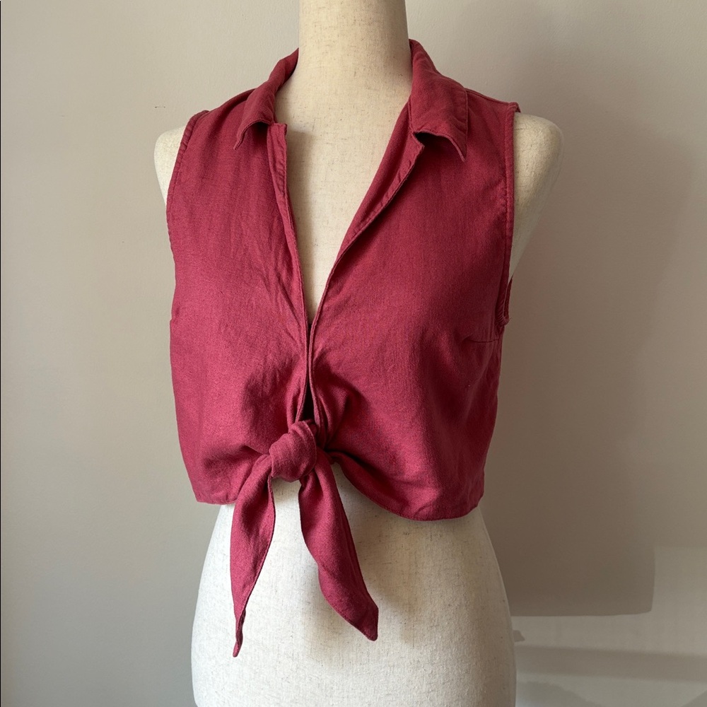 Abercrombie & Fitch Tie-Front Sleeveless Top